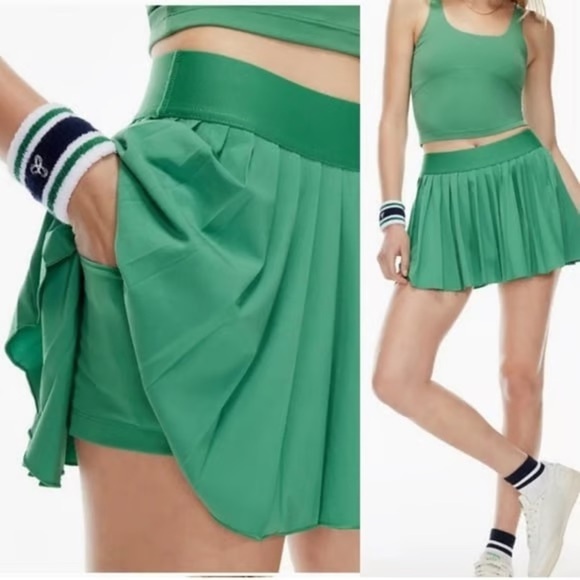 Aritzia Green TnAction Pleated Tennis Pro Micro Skort Size M - Picture 1 of 7